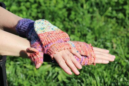 Mermaid's Tail Mitt Mittens