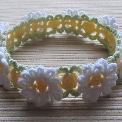 White and Yellow Daisies Crochet Headband (birth- 12 months+)