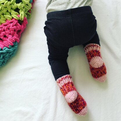 Itty-Bitty Ribbed Slipper Socks