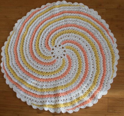 Spiral baby blanket