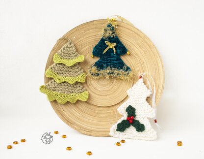 3 Christmas trees ornament  knitted flat