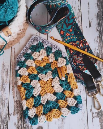 Oasis Pouch Bag