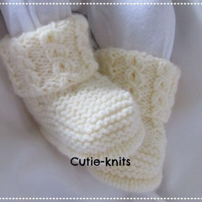 Cablette baby booties