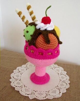 Ice Cream Sundae Amigurumi