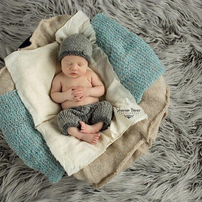 #32 Newborn grey beanie pant set