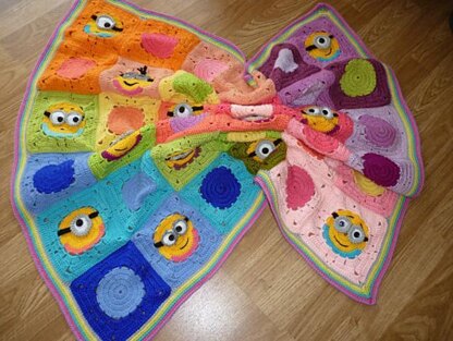 Baby minion inspired blanket