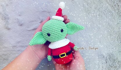 Baby Alien Christmas amigurumi