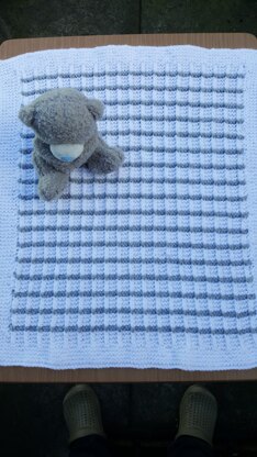 White and Silver Moses Basket/Buggy/Baby Seat Blanket