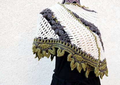 Badiane [bah-dee-ahn] bulky  shawl