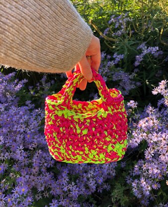 CROCHET PATTERN: Small easy handbag