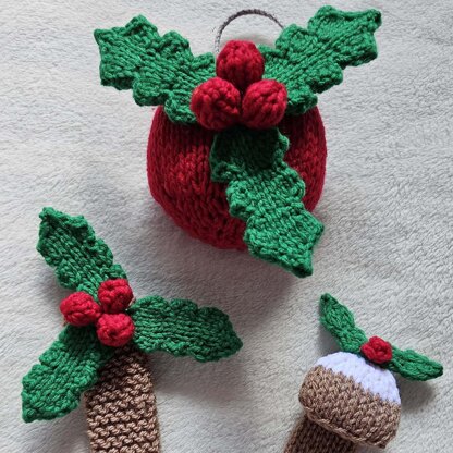 Knitted Holly & Berries