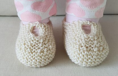 Anita - 8ply baby shoes or slippers