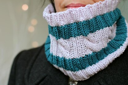 Crisp and Even Cowl