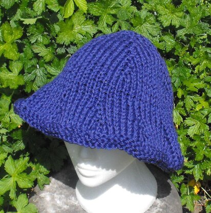 SUPERFAST BIG FLOPPY HAT KNITTING PATTERN - MADMONKEYKNITS