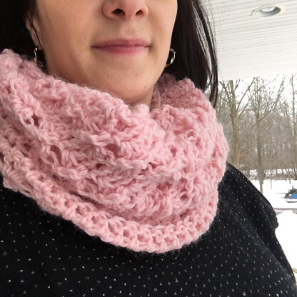 Cozy Kisses Cowl