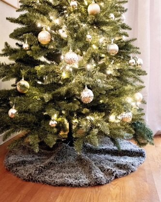 Fable Fur Tree Skirt