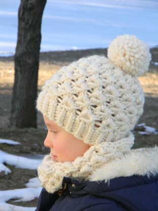 Whiteout Hat and Cowl Set