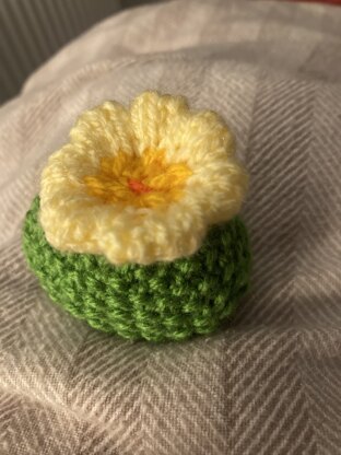 Primrose Egg Cover