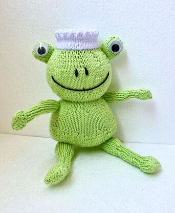 Pattern: Knitted King Frog, amigurumi frog, toy rattle for baby, knitted toy