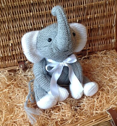 Knitted Square Elephant