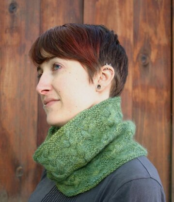 Svelte Cowl