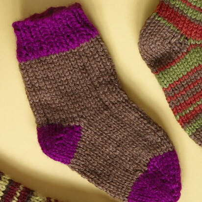 Knit Child's Two Color Socks in Lion Brand Wool-Ease - 70298A