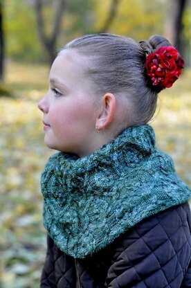 Dancing Leaves Snood