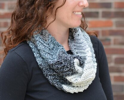 Ribbed Zig Zag Cowl