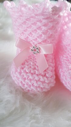 Elsie Baby Cardigan, Hat & Booties knitting pattern, 0-12mths