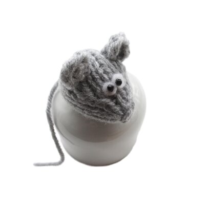 Teeny Mouse - knitting pattern