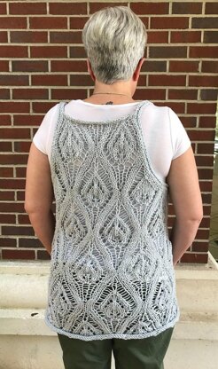 Traveling dropped stitches top