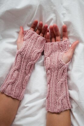 Kare Knits' Cable Twist Arm/Wrist Warmers