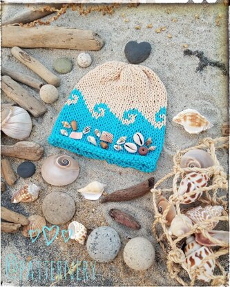 Swirly Waves beach beanie