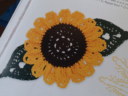 100 Lace Flowers to Crochet