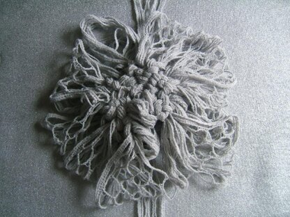 "Snow Queen" Parcel Flower Bomb