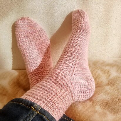 Lo Fi Socks - knitting pattern