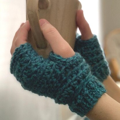 Star Stitch Fingerless Gloves