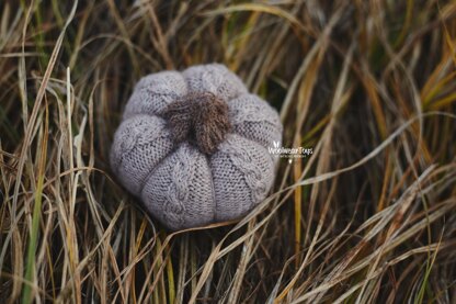 Cozy cable pumpkins. Knitted Pumpkin Pattern.