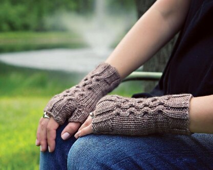 Ripple Effect Fingerless Glove Pattern