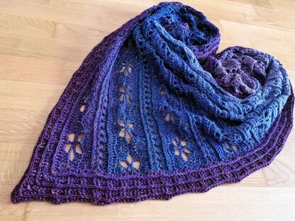 Triangular Scarf "Helike"