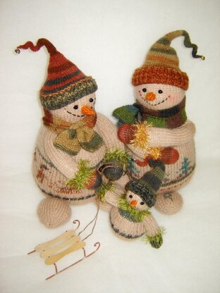 Knitting patterns  Snowfamily cocoa color decor for christmas