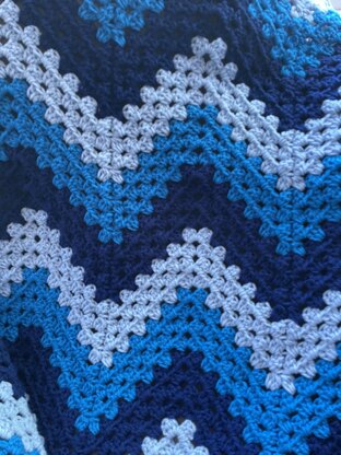 EASY Chevron Granny Square Throw