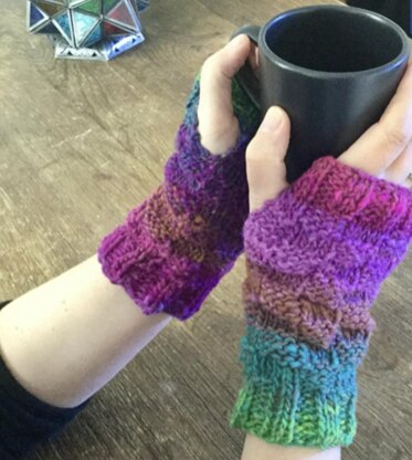 Easy Check Fingerless Mittens