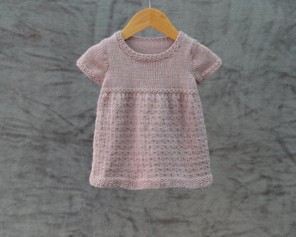 P162 Dotty Short Sleeved and Sleeveless Dress
