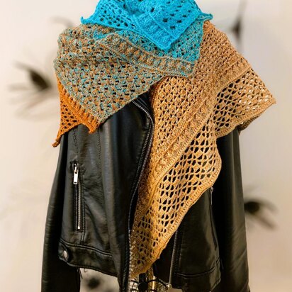 Triangular Scarf "Nesaia"