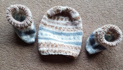 Baby hat and boots