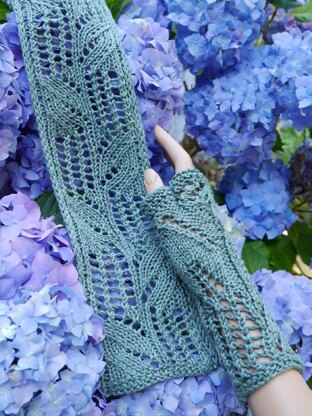 Beanstalk Scarf and Mitts