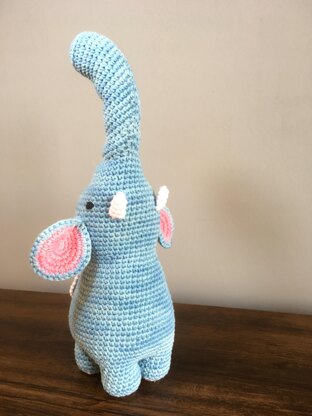 Paolo the amigurumi elephant