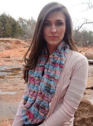 Coral Current Cowl