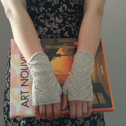 Junah Stole & Mitts - knitting pattern